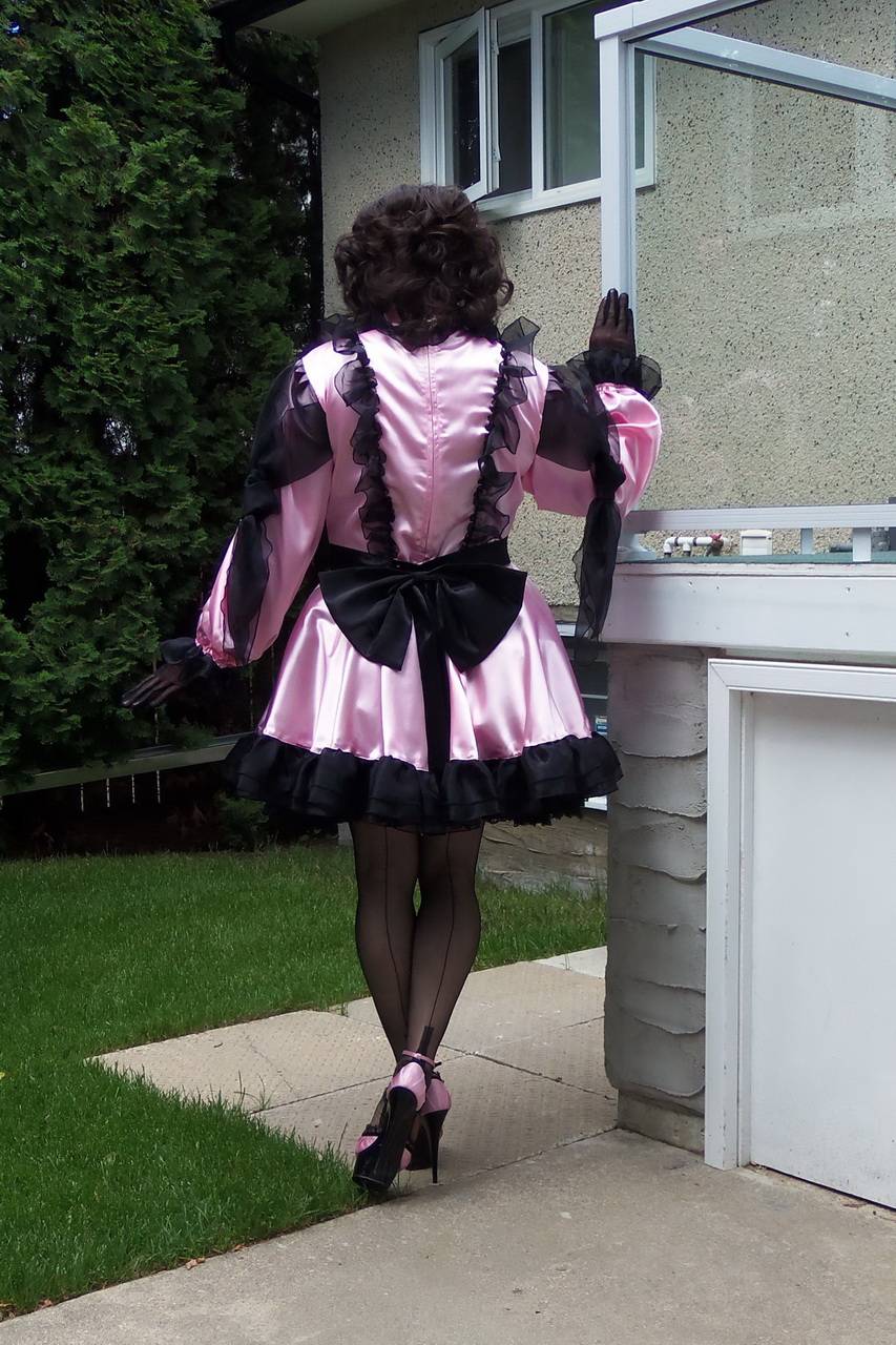 Sissy Maid Scrolller