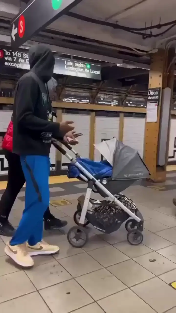 Spiderman VS Nudeman