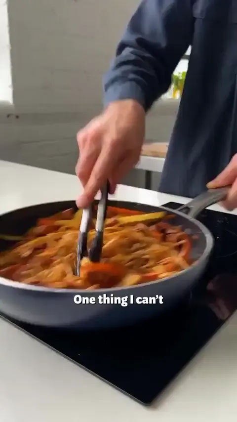 Sriracha Tempeh Noodles
