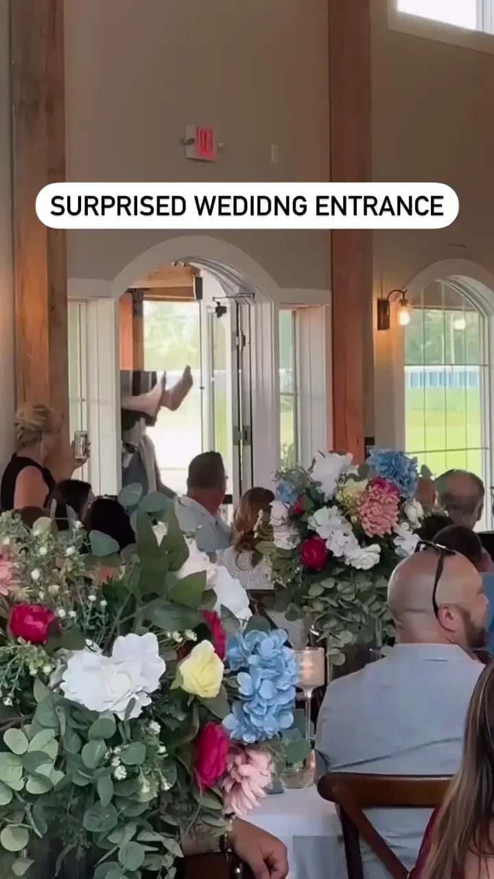 This awful wedidng entrance. As the bride I would run and never look back. 