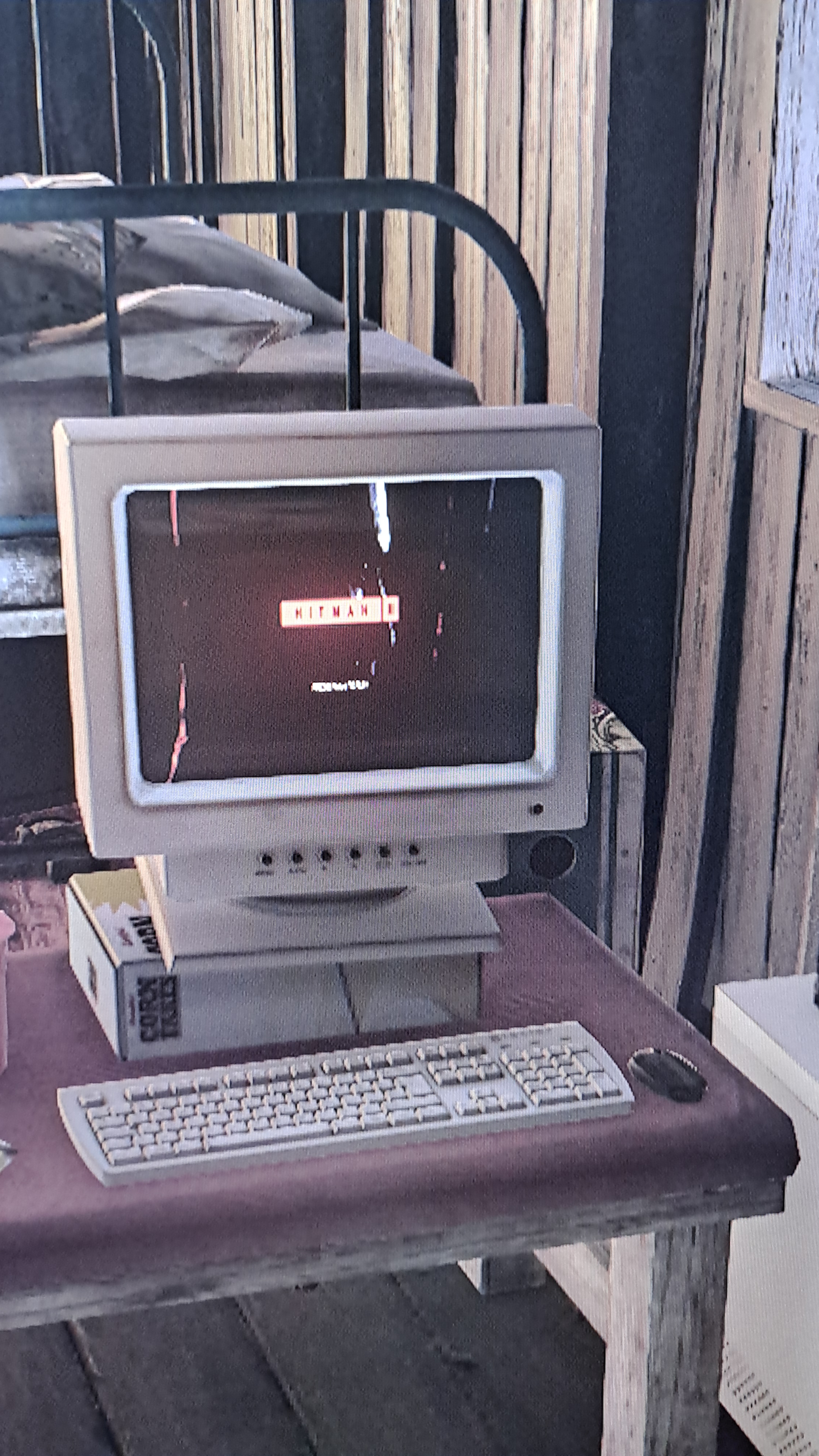 This computer in Hitman 3 is on the Hitman 2 loading screen. | Scrolller
