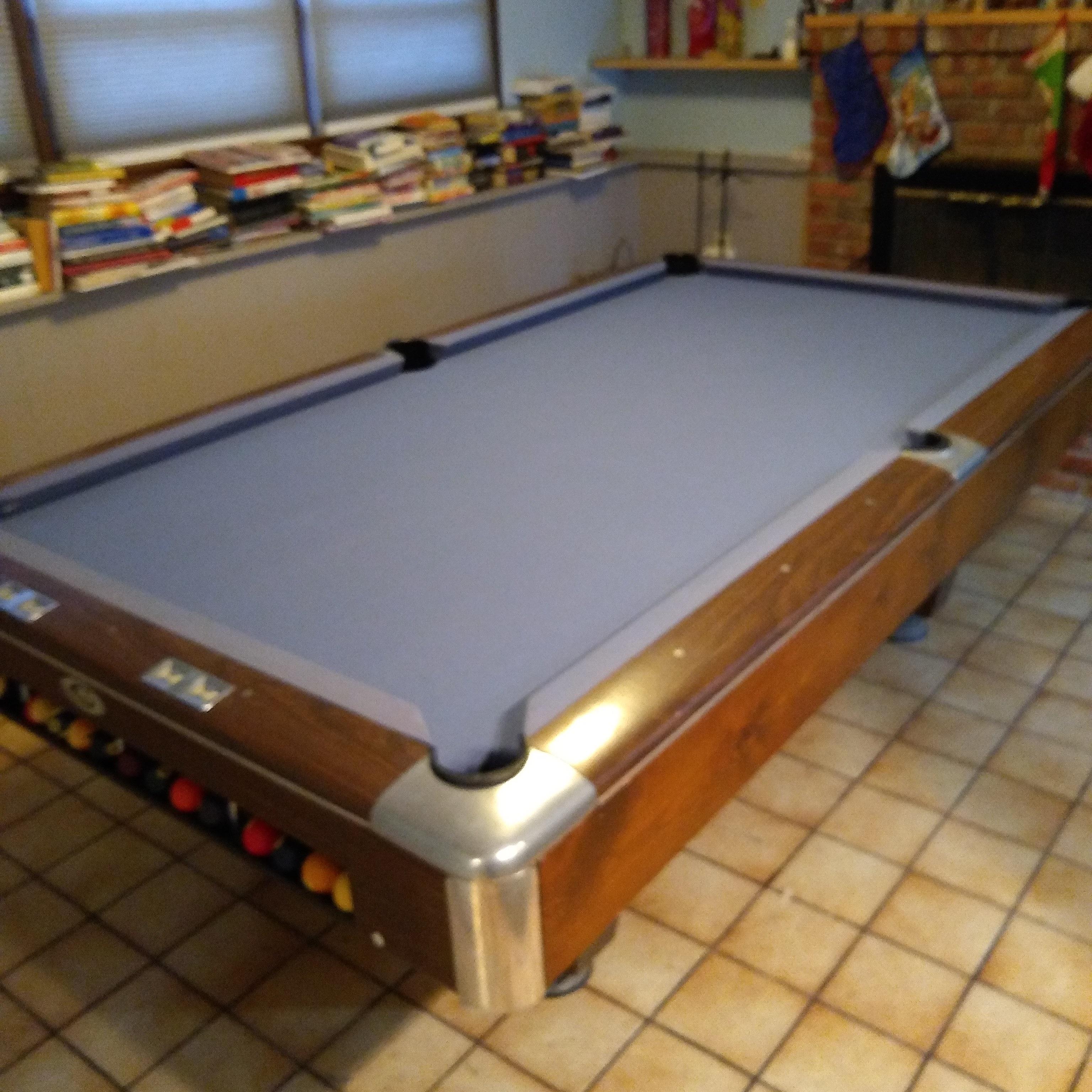 This is my family's pool table. It's a 1972 Gandy Big G 8 foot pool ...