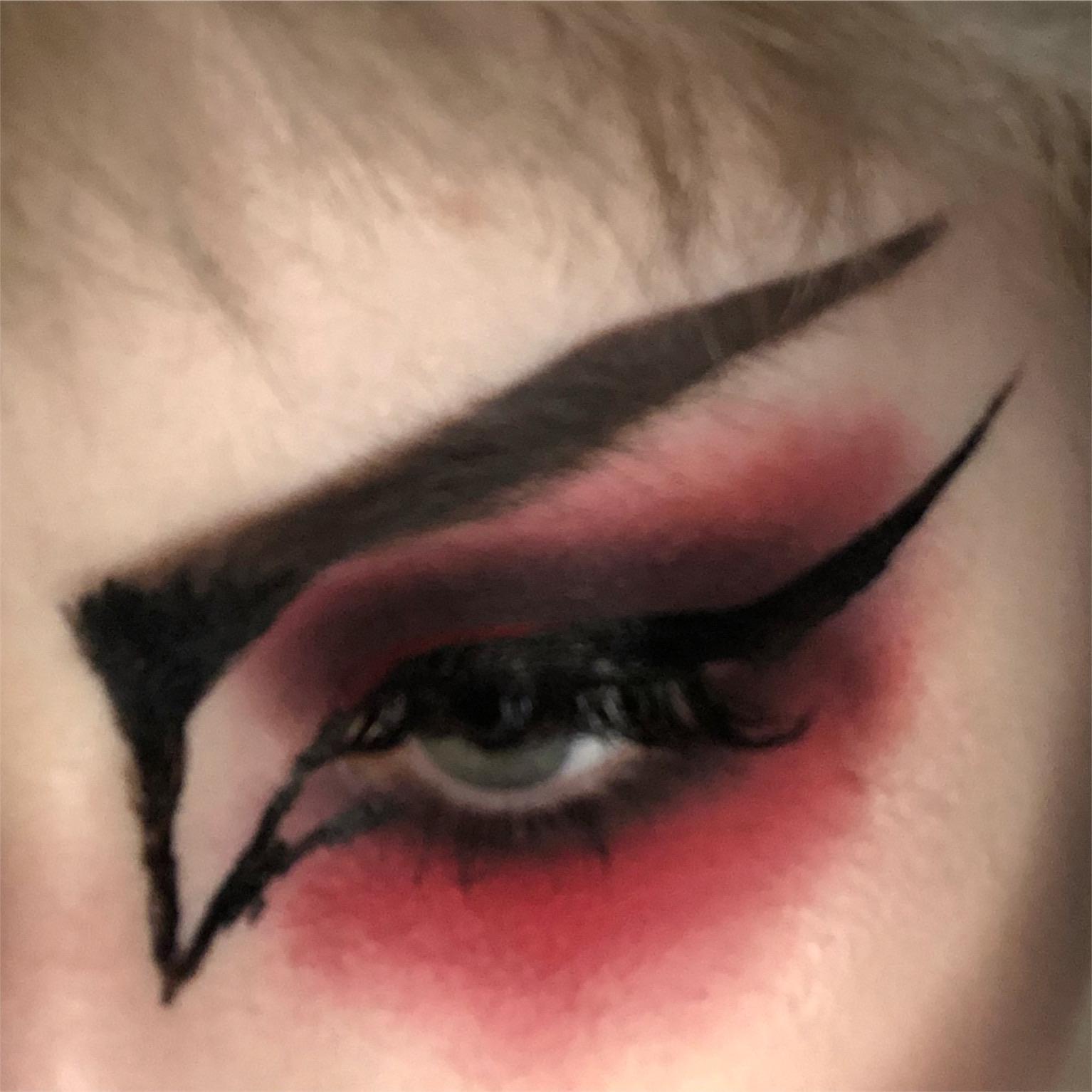 Trad Goth Makeup Is My Favourite Scrolller