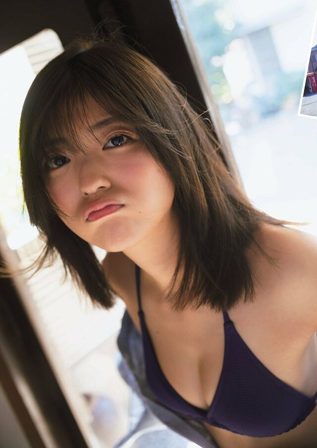 Kudo Mio 工藤美桜 in a blue yukata, bikinis, and a beige wool sweater in a Japanese room