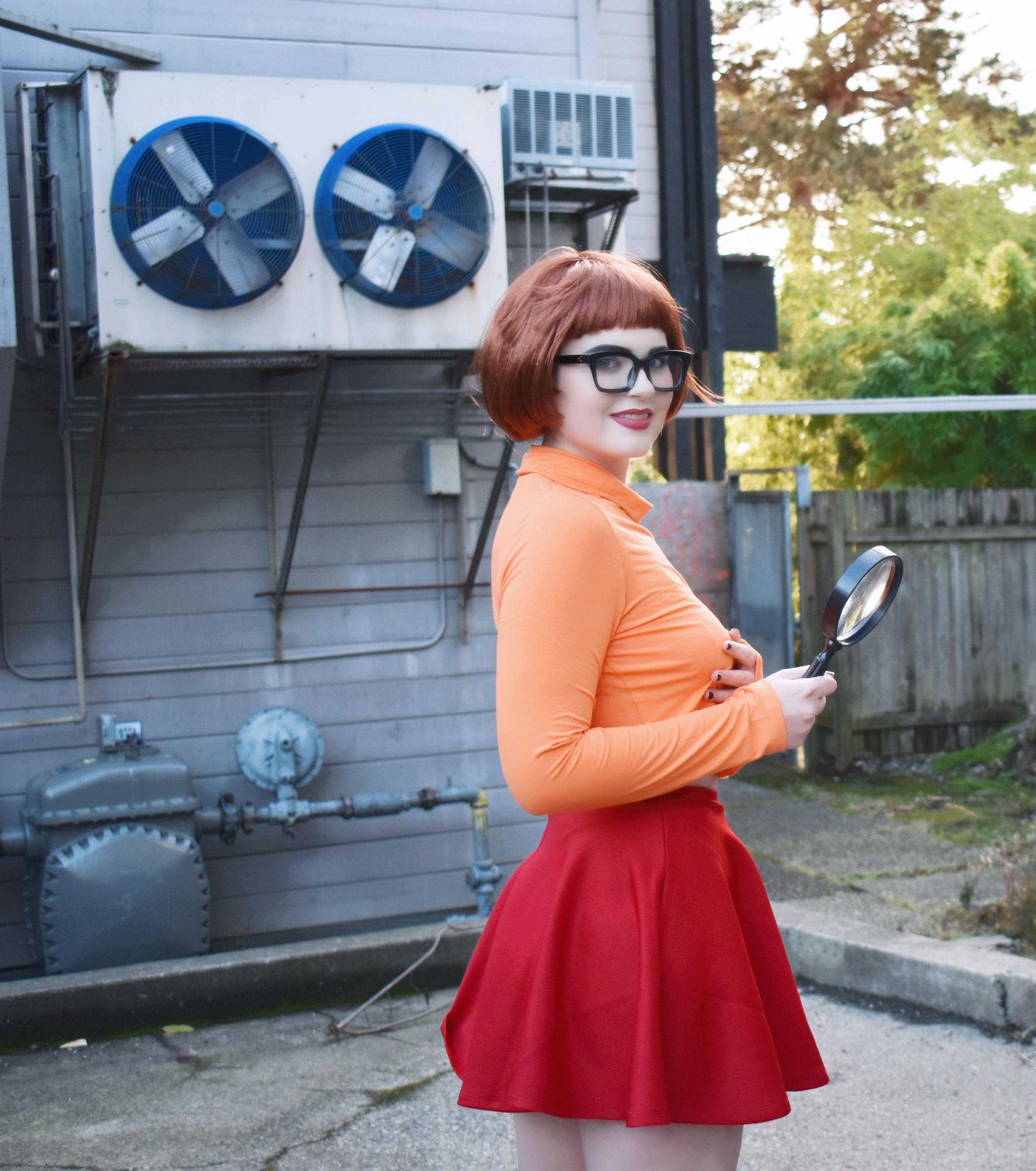 🧡🧡🧡Velma lookin for clues | Scrolller