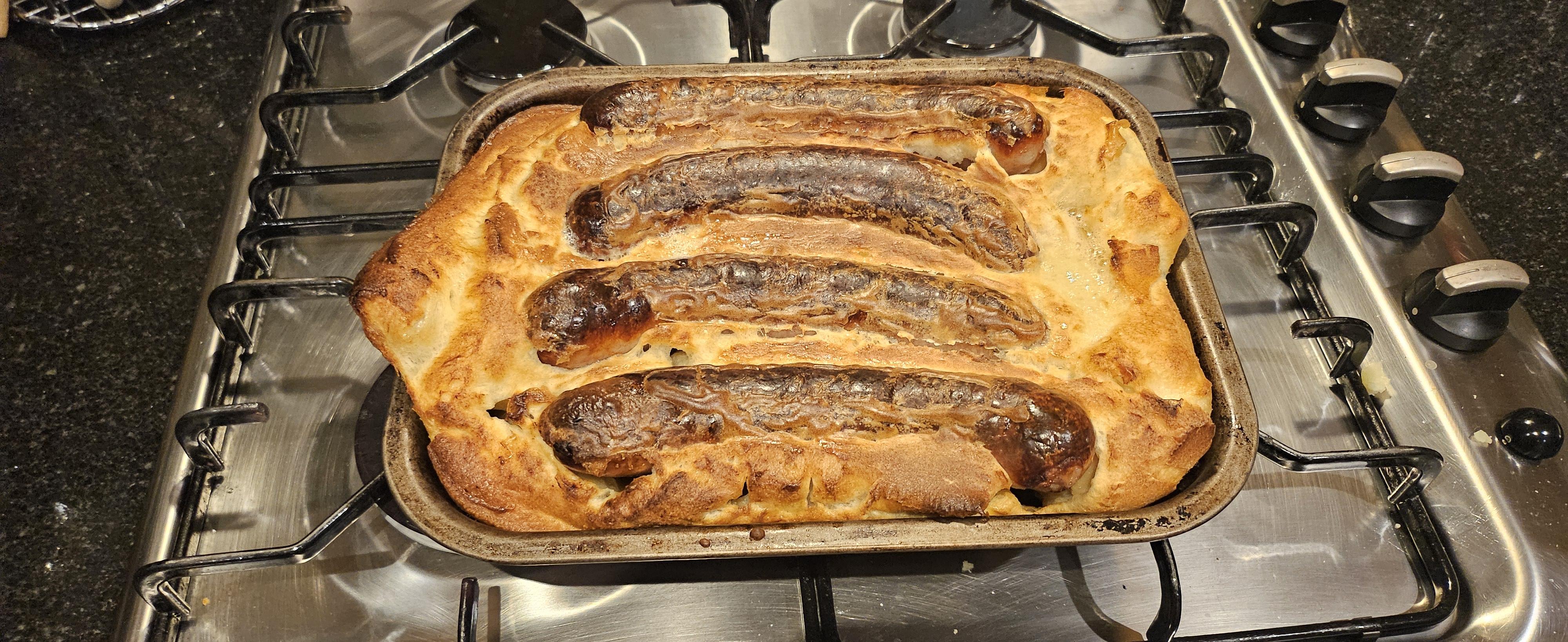 [homemade] toad in the hole, garlic, rosemary and bay infused mash and ...