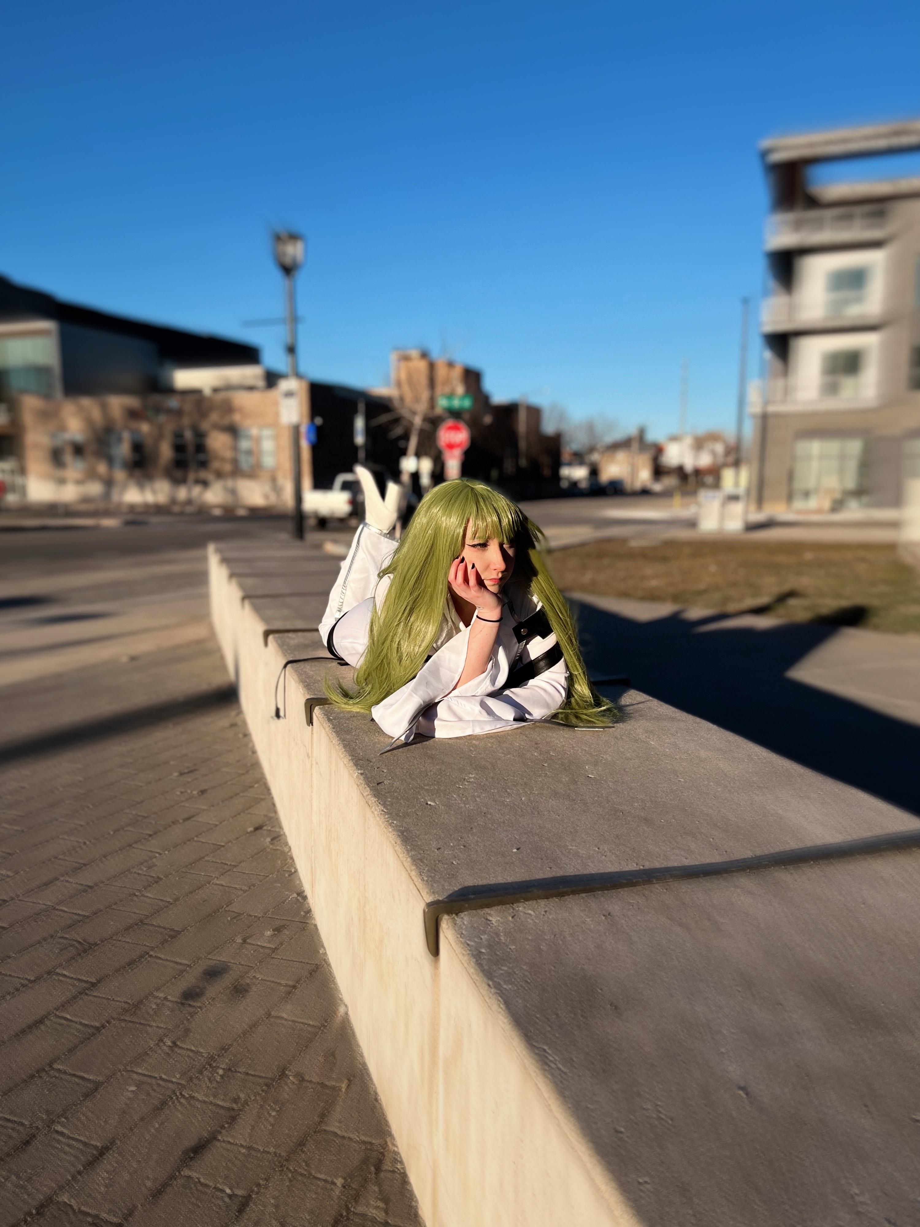 C.C. Cosplay as Sode no Shirayuki from Bleach in a white shihakusho robe and long green wig