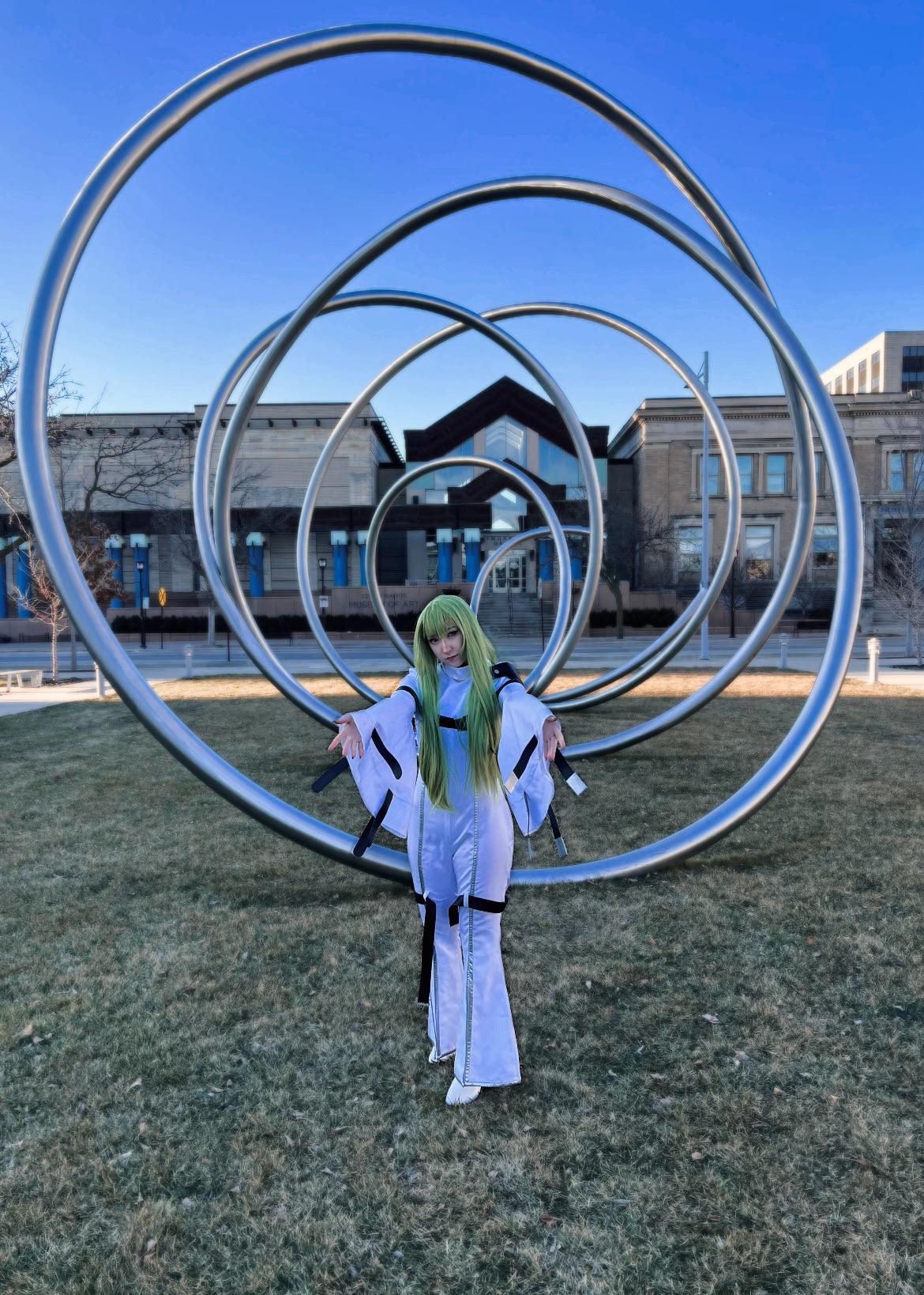 C.C. Cosplay as Sode no Shirayuki from Bleach in a white shihakusho robe and long green wig
