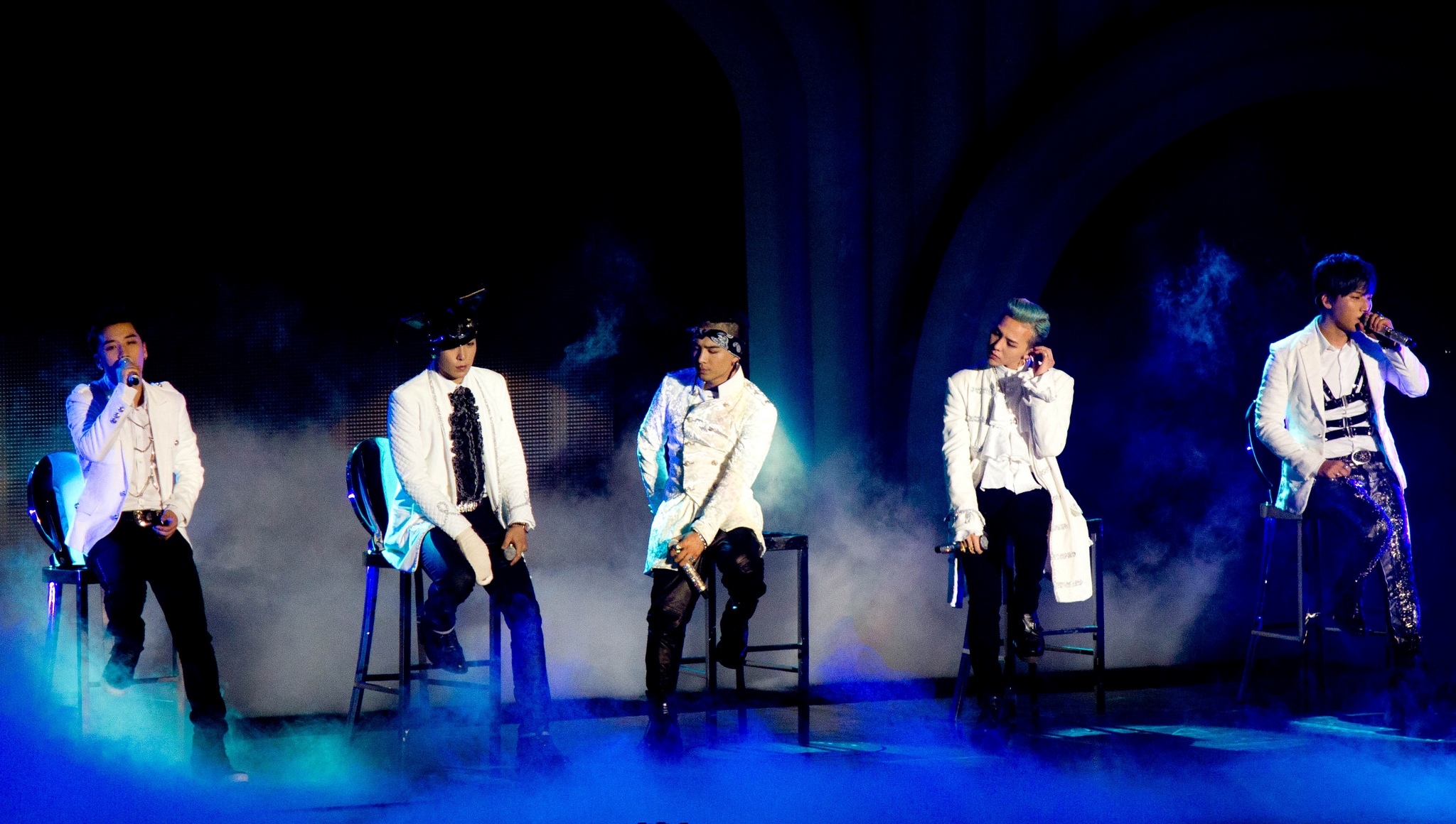 Big Bang performing in Singapore