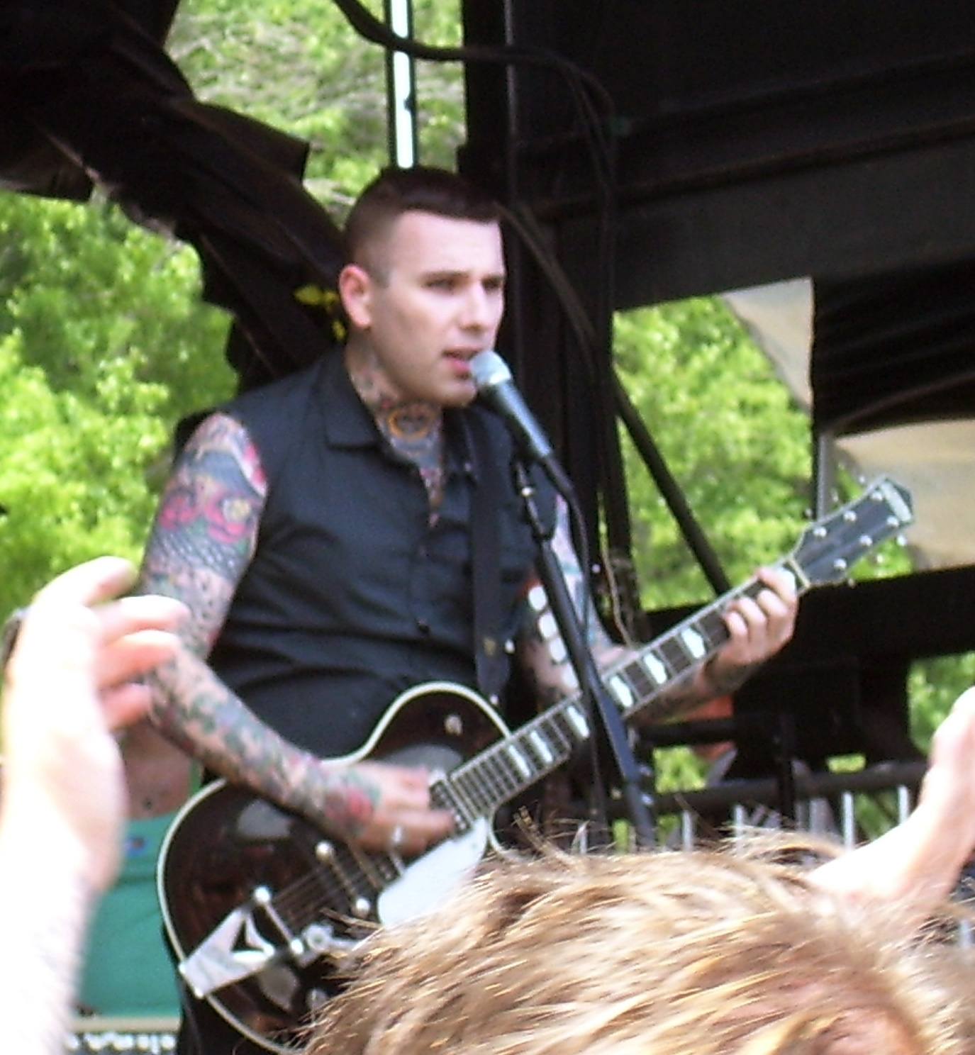 Nick 13 performing at a Warped Tour.