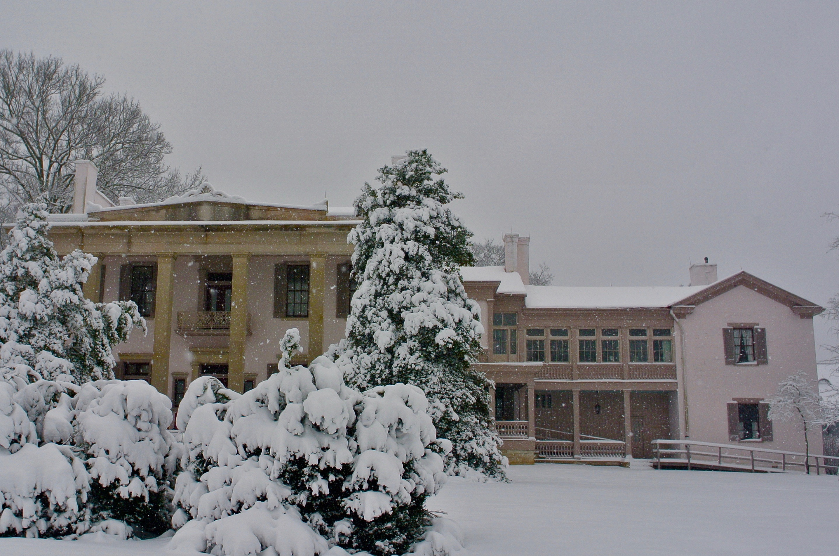 Snowfall at the Belle Meade Plantation in Tennessee on January 22