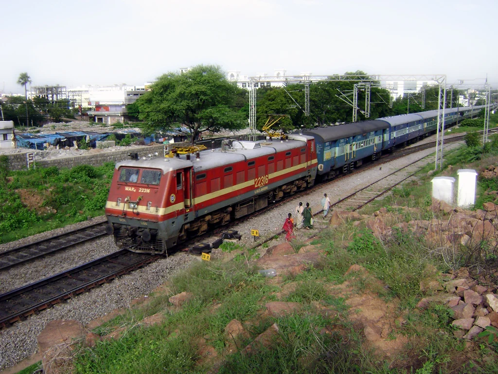 Guntur Secunderabad Intercity Express at Moula ali