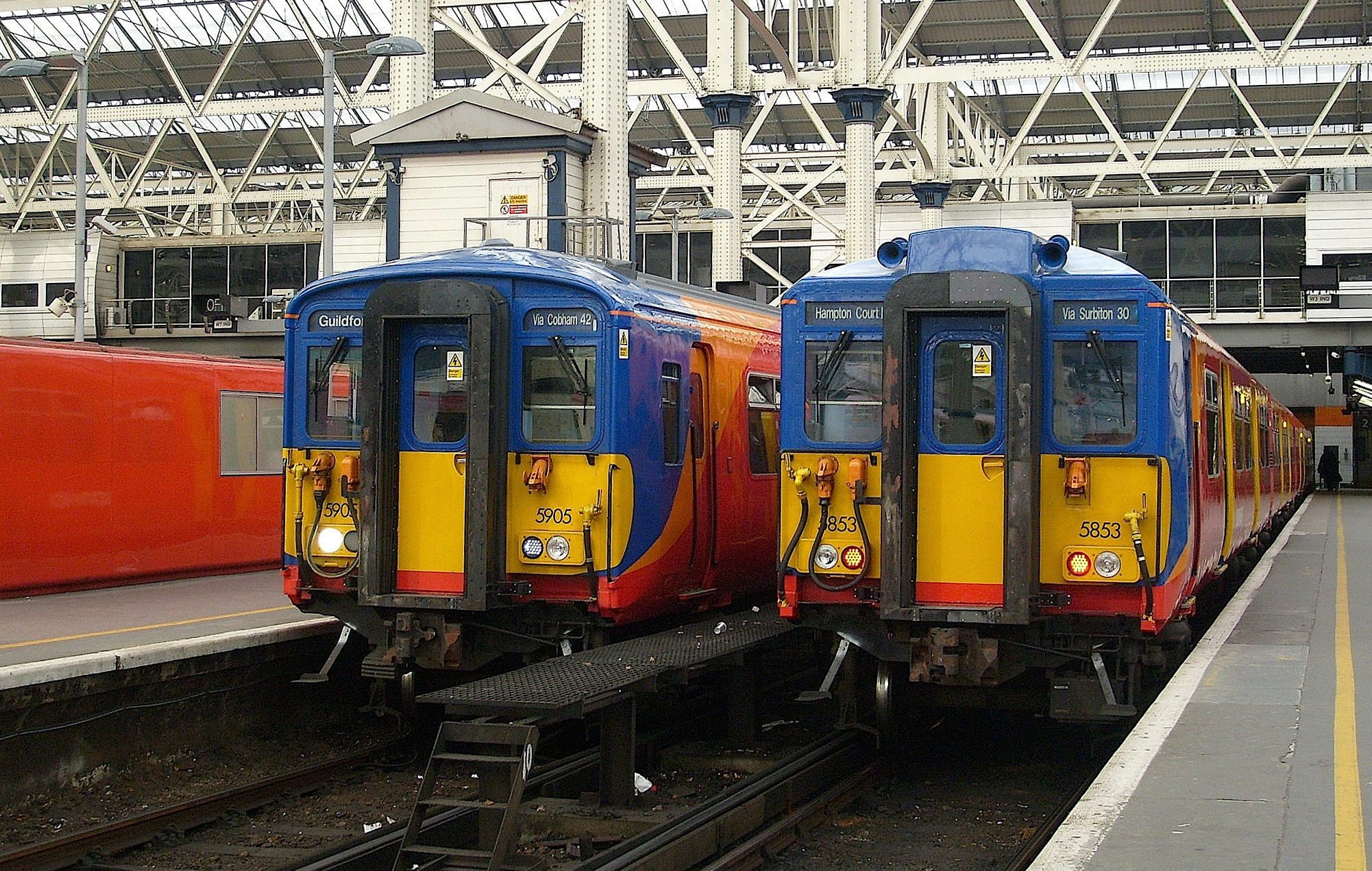 A pair of South West Trains 455905 and 455853 at London Waterloo in 2007