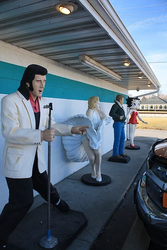 Elvis, Marilyn Monroe, James Dean & Betty Boop