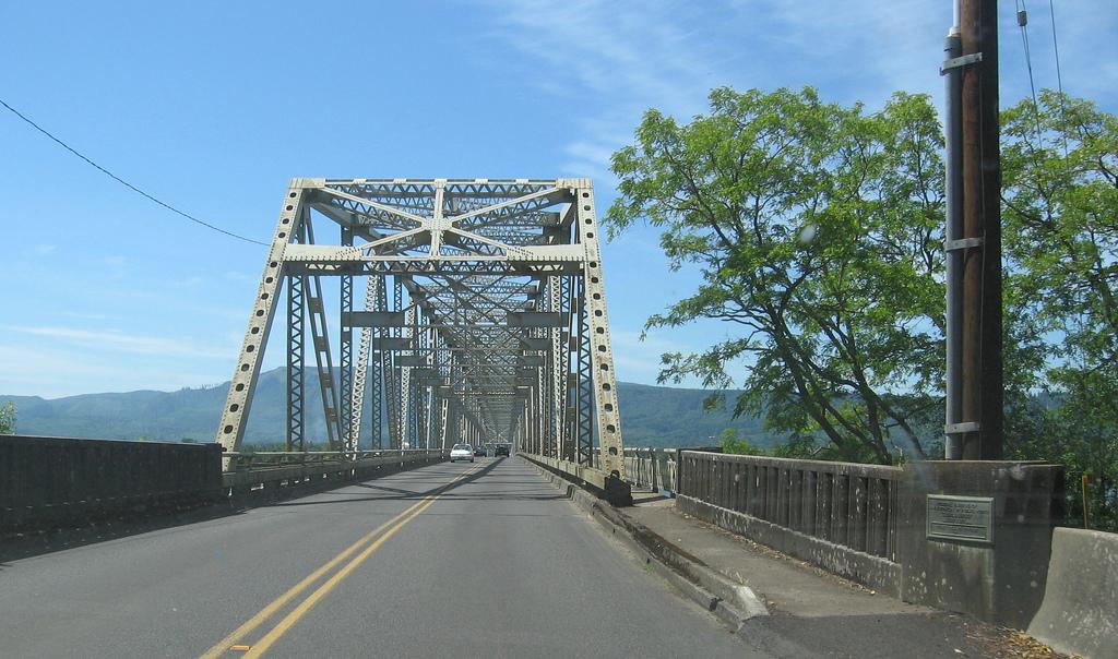 The Julia Butler Hansen Bridge southbound from Cathlamet towards Puget Island.