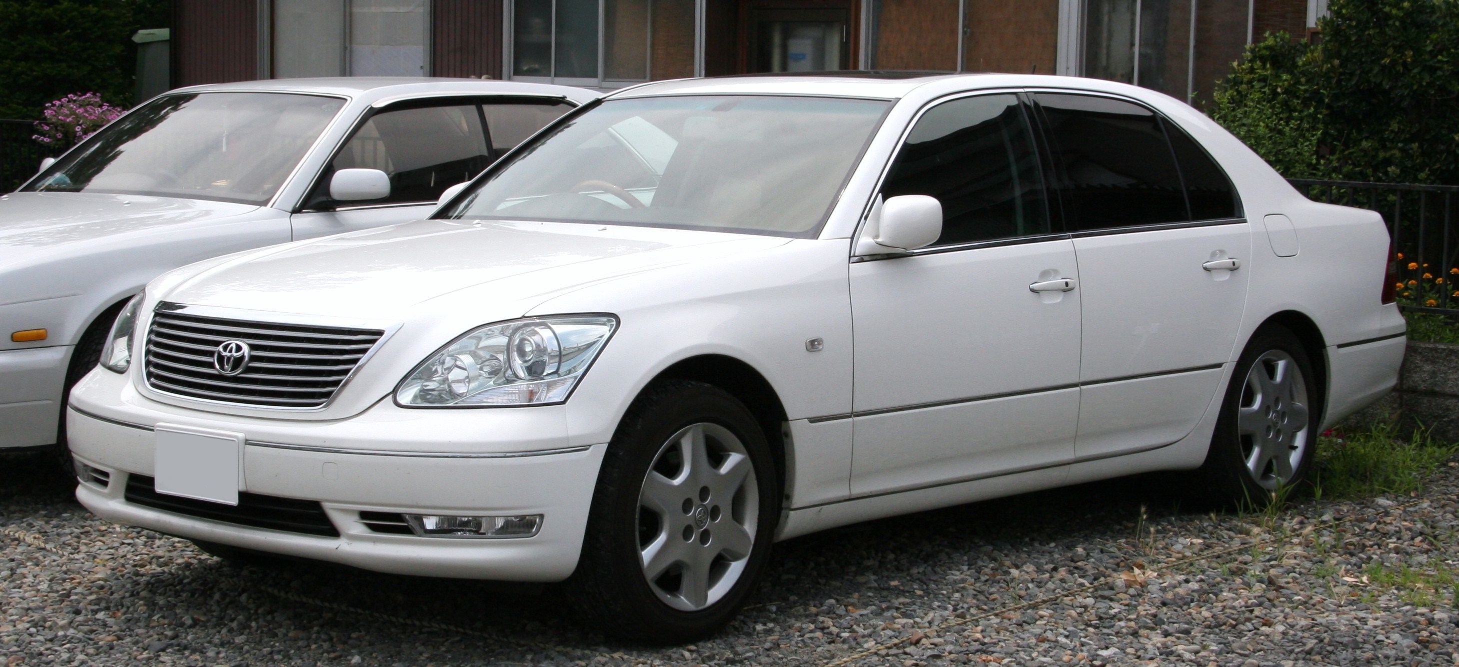 Lexus LS